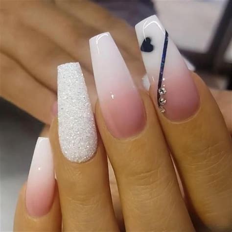 ACTIVE BEAUTY Trend Tutorial – Ballerina Nails